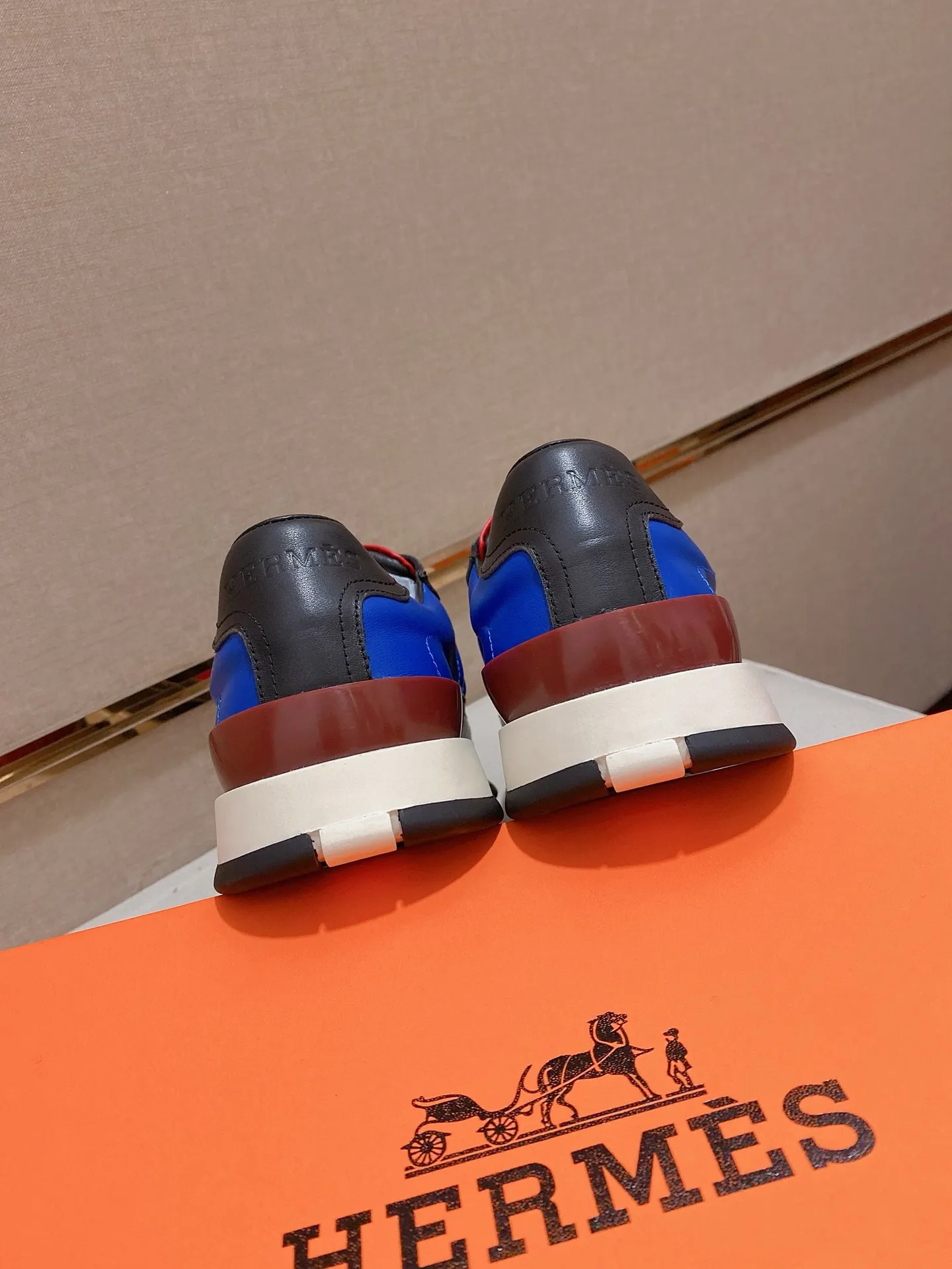 Ex-factory price: 500💰《HERMES》【Classic original single version】Hermès; top 🔝purchasing agent🔍🔍men's latest 🇺🇸sold simultaneously, original imported from Italy ▲▲first-layer cowhide ▲▲ (high-end, nobility and class) ) Exquisite workmanship (Italian 🇮🇹 imported water-dyed 🐂 cowhide lining) sole: original sole provided by the original factory, ⚠️exclusive double-layer activity·TPR·rubber·combined molded outsole; super comfortable·wear-resistant·non-slip·environmental protection The real thing is more beautiful when photographed in kind (high quality, following orders), you can come in and out at will * Number of yards: 38·39·40·41·42·43·44# (can be customized 45.)